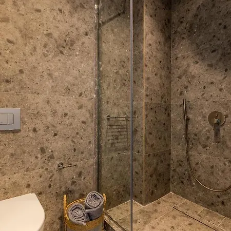 Vineyard Exclusive Suites Aparthotel 4*