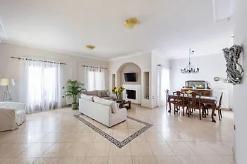 Aparthotel Vineyard Exclusive Suites 4*