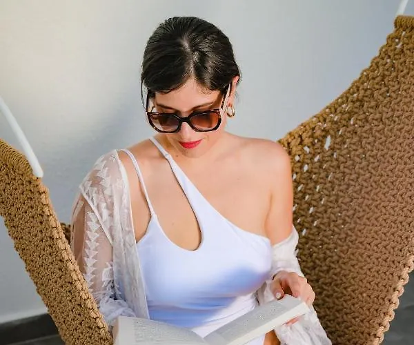 Vineyard Exclusive 4* Akrotírion